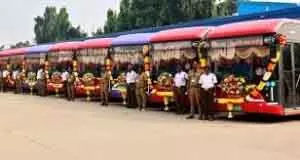उदयनिधि ने पूनमल्ली डिपो से 125 इलेक्ट्रिक बसों को हरी झंडी दिखाई। उदयनिधि ने पूनमल्ली डिपो से 125 इलेक्ट्रिक बसों को हरी झंडी दिखाई।