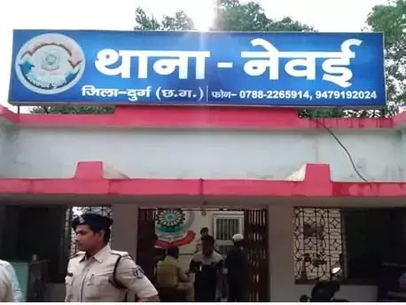 डिवाइडर से लोहे की ग्रील चोरी, PWD अधिकारी ने दर्ज कराई शिकायत डिवाइडर से लोहे की ग्रील चोरी, PWD अधिकारी ने दर्ज कराई शिकायत