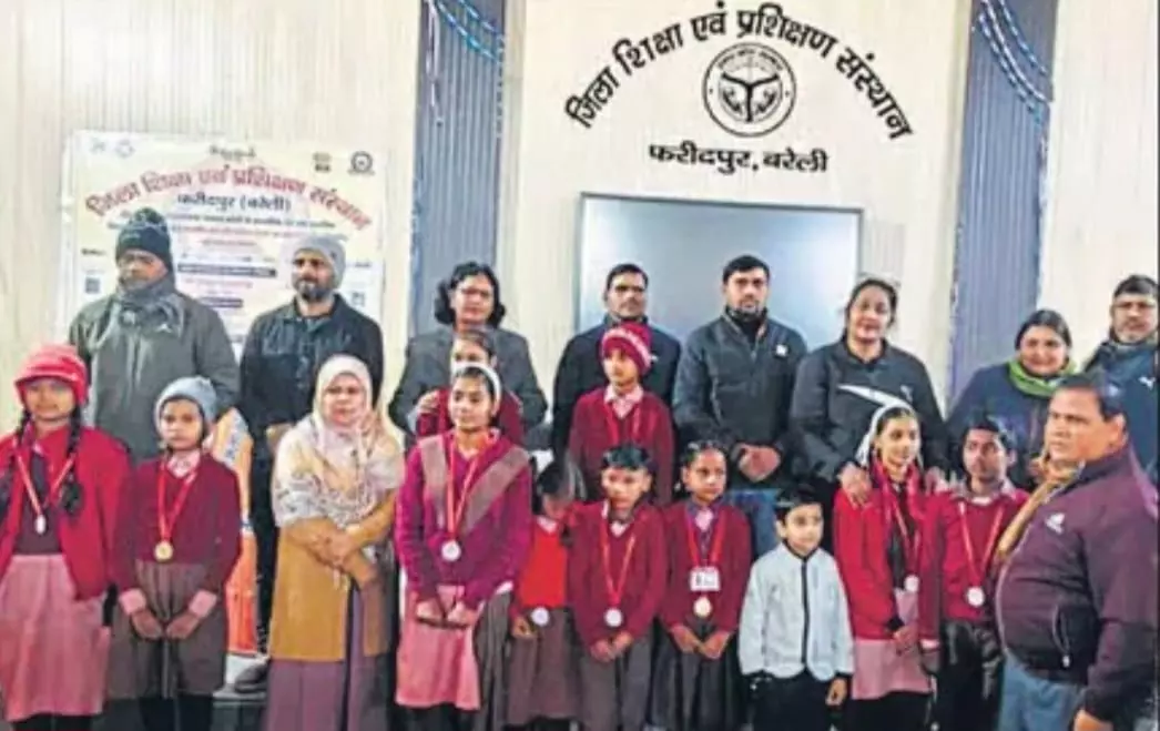 Bareilly: तान्या और तनीशा बनीं स्पेल बी प्रतियोगिता की विजेता Bareilly: तान्या और तनीशा बनीं स्पेल बी प्रतियोगिता की विजेता
