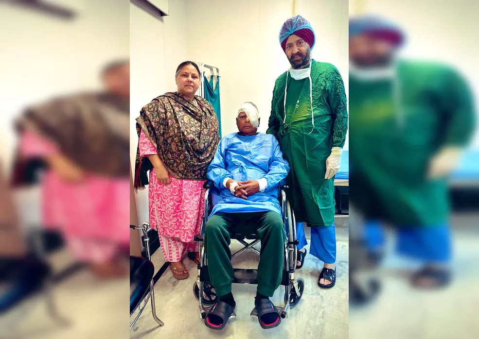 लालू प्रसाद यादव की आंखों की सर्जरी सफल, मोतियाबिंद और रेटिना का इलाज पूरा लालू प्रसाद यादव की आंखों की सर्जरी सफल, मोतियाबिंद और रेटिना का इलाज पूरा