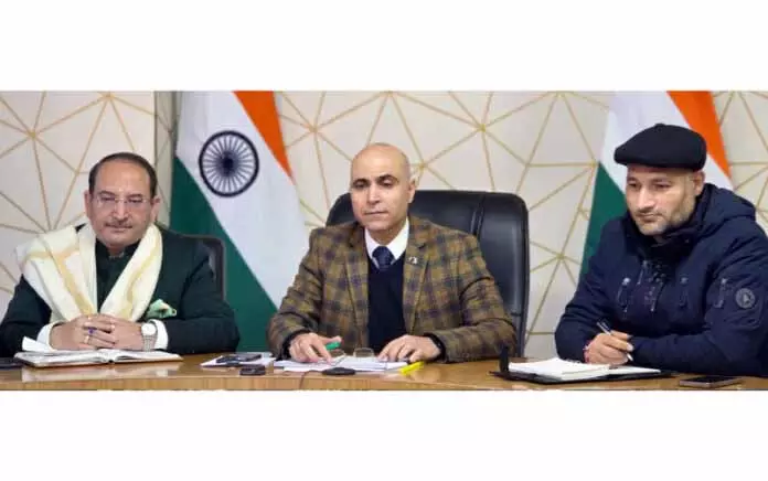 DC Kishtwar ने जिले की बिजली व्यवस्था की समीक्षा की DC Kishtwar ने जिले की बिजली व्यवस्था की समीक्षा की