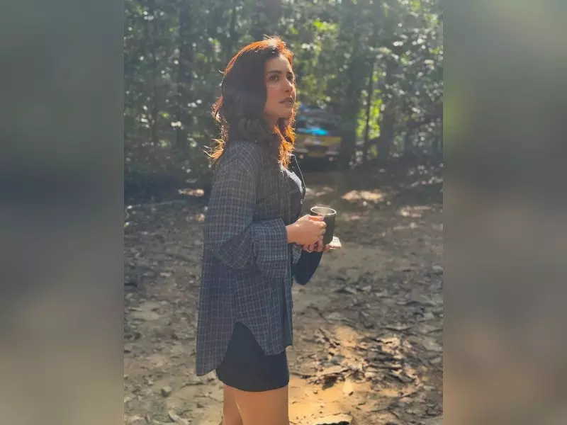 राशि खन्ना ने अपने सोशल मीडिया पर उस्ताद भगत सिंह की BTS क्लिप शेयर की राशि खन्ना ने अपने सोशल मीडिया पर उस्ताद भगत सिंह की BTS क्लिप शेयर की