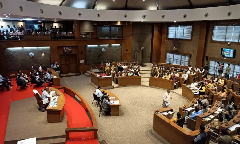 Loharu: नगरपालिका हाउस में चर्चा और हंगामा, चार नए पार्षद बने Loharu: नगरपालिका हाउस में चर्चा और हंगामा, चार नए पार्षद बने