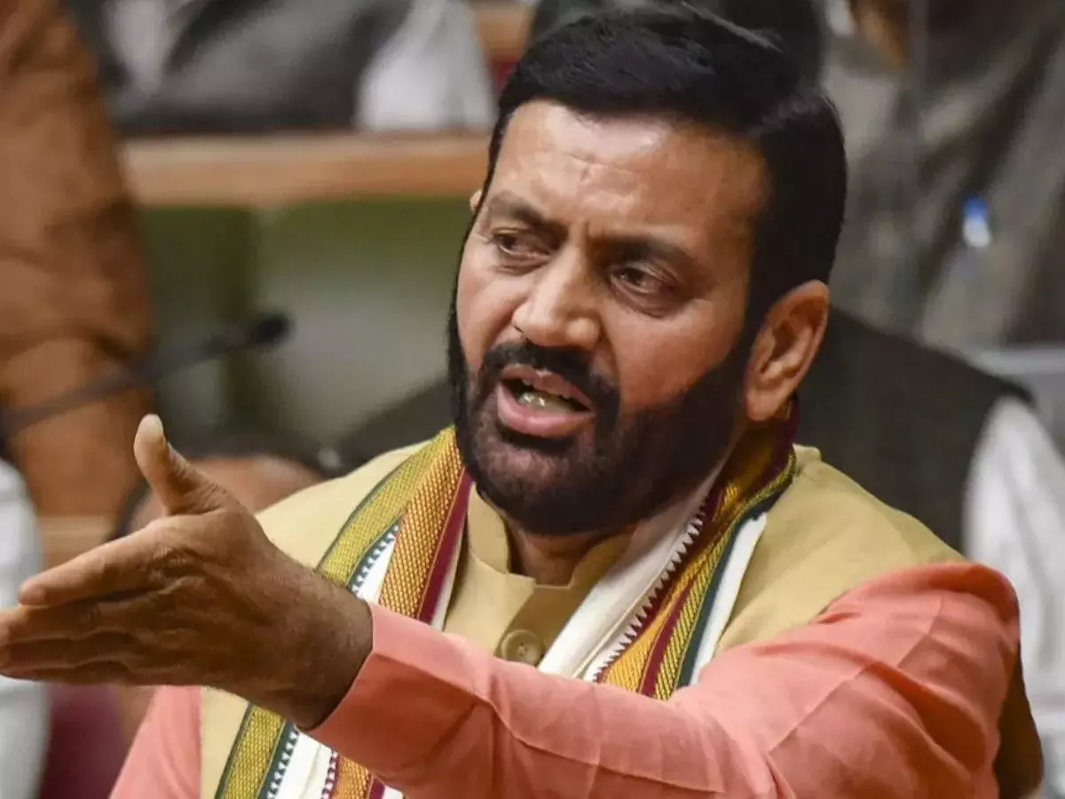 Chandigarh: सीएम हुड्डा की सहमति से थमा विधानसभा में वंदे मातरम् विवाद Chandigarh: सीएम हुड्डा की सहमति से थमा विधानसभा में वंदे मातरम् विवाद