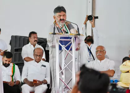शिवकुमार ने कहा, हाई कमान सही समय पर बुलाएगी मुझे और CM शिवकुमार ने कहा, हाई कमान सही समय पर बुलाएगी मुझे और CM
