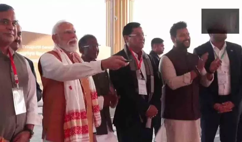 PM Modi ने गुवाहाटी एयरपोर्ट पर 4000 करोड़ रुपये के टर्मिनल का उद्घाटन किया PM Modi ने गुवाहाटी एयरपोर्ट पर 4000 करोड़ रुपये के टर्मिनल का उद्घाटन किया