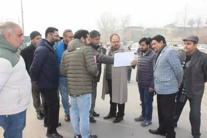 IUST के वाइस चांसलर ने कैंपस में विभिन्न ऑफिसों के कामकाज का निरीक्षण किया IUST के वाइस चांसलर ने कैंपस में विभिन्न ऑफिसों के कामकाज का निरीक्षण किया