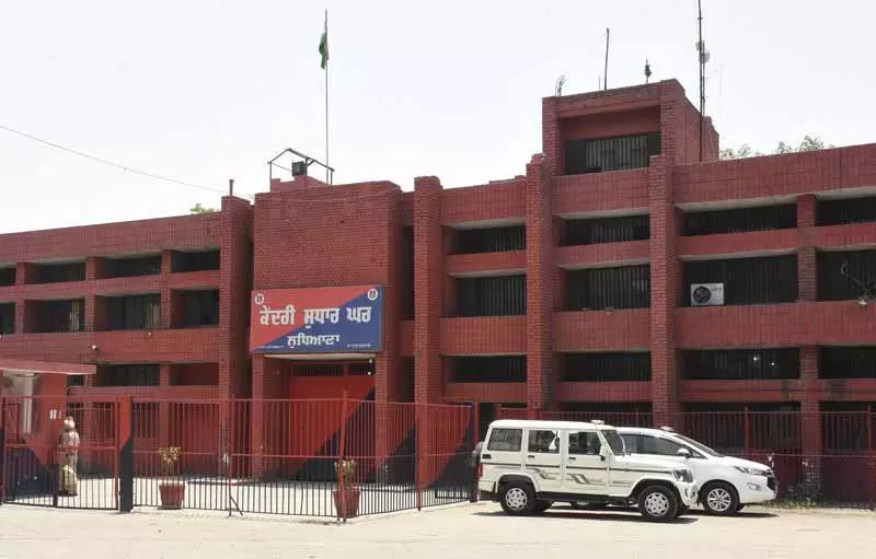 Ludhiana: सुरक्षा में चूक और खुफिया जानकारी की विफलता की जांच के लिए मल्टी-लेवल जांच जारी Ludhiana: सुरक्षा में चूक और खुफिया जानकारी की विफलता की जांच के लिए मल्टी-लेवल जांच जारी