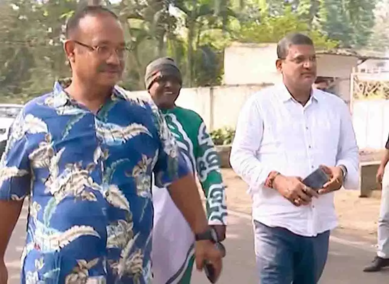 सीनियर BJD नेताओं के अरुण साहू के घर जाने से अटकलें तेज हो गई सीनियर BJD नेताओं के अरुण साहू के घर जाने से अटकलें तेज हो गई