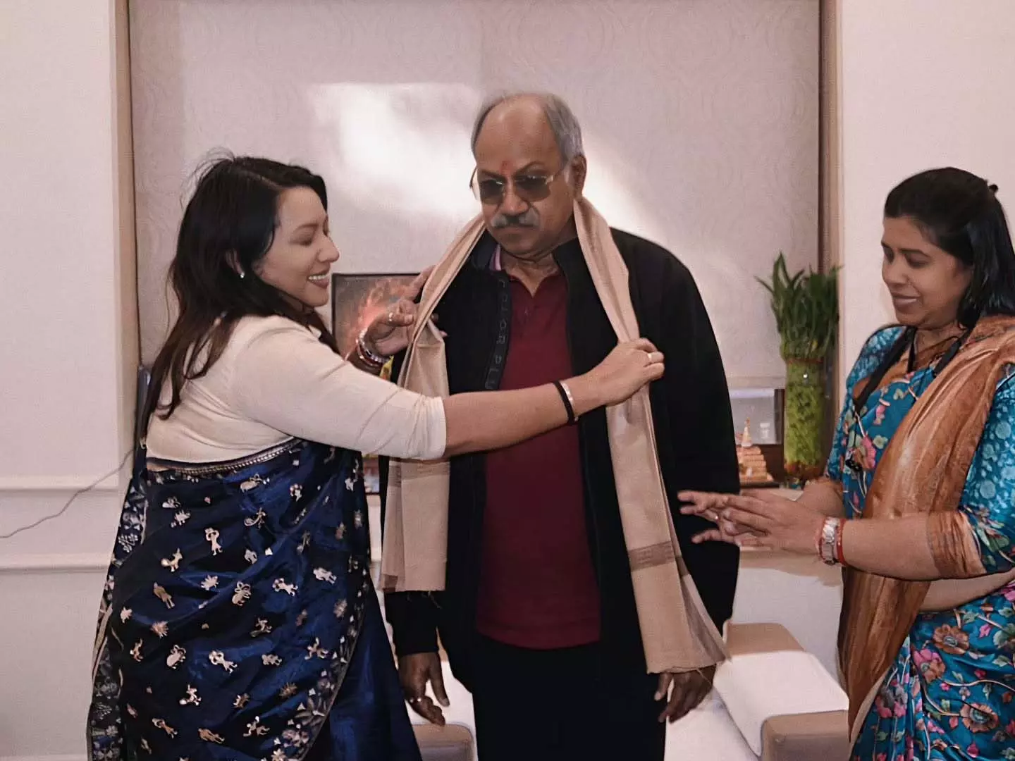 भाजपा महिला मोर्चा की नवनियुक्त जिला अध्यक्ष ने लोकसभा सांसद बृजमोहन अग्रवाल से की सौजन्य भेंट भाजपा महिला मोर्चा की नवनियुक्त जिला अध्यक्ष ने लोकसभा सांसद बृजमोहन अग्रवाल से की सौजन्य भेंट