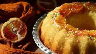 पूरे Orange से बनाएँ लाजवाब केक: छिलके और गूदे के साथ आएगा असली स्वाद पूरे Orange से बनाएँ लाजवाब केक: छिलके और गूदे के साथ आएगा असली स्वाद