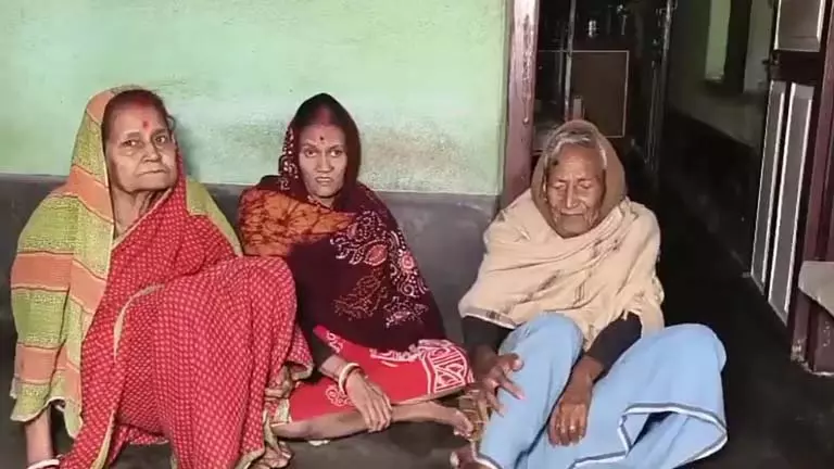 नाम बदलने की बात सुनकर बुजुर्ग व्यक्ति ने कथित तौर पर Suicide कर ली नाम बदलने की बात सुनकर बुजुर्ग व्यक्ति ने कथित तौर पर Suicide कर ली