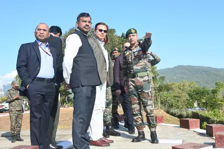 भारत-म्यांमार सीमा पर सुरक्षा व्यवस्था की समीक्षा: गृह मंत्रालय के सचिव ने मोरेह का किया दौरा भारत-म्यांमार सीमा पर सुरक्षा व्यवस्था की समीक्षा: गृह मंत्रालय के सचिव ने मोरेह का किया दौरा