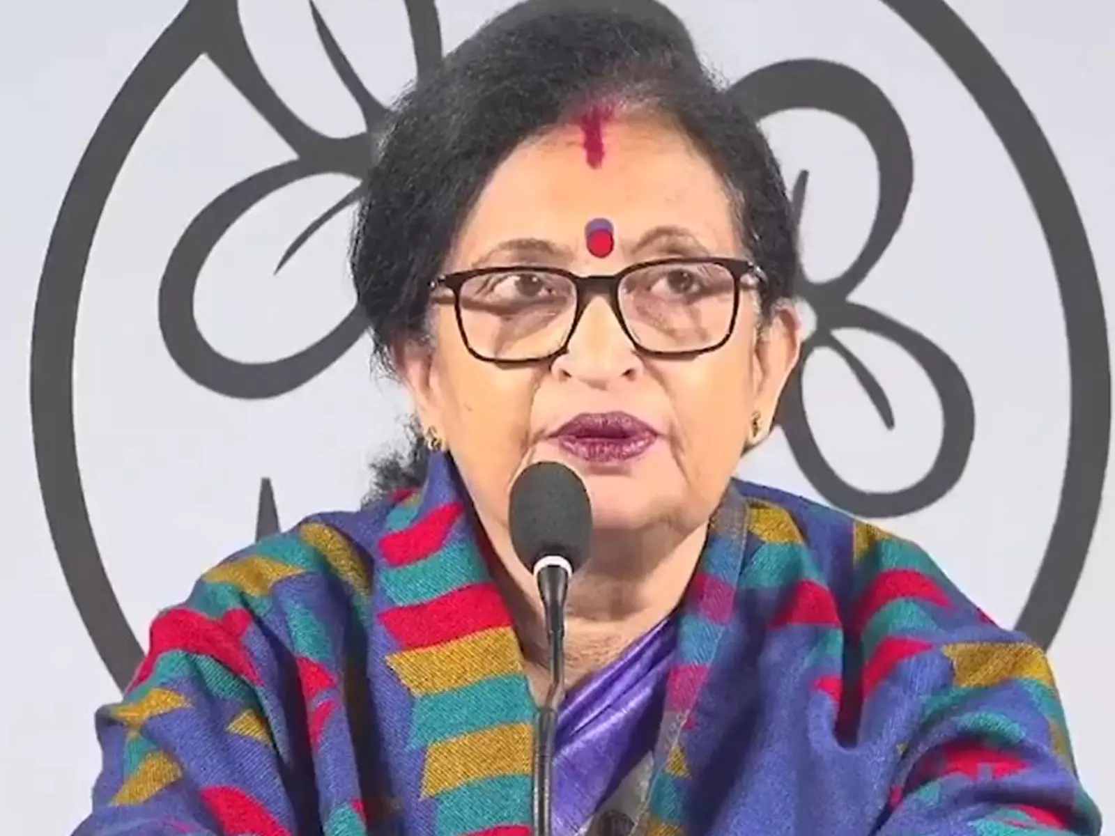 चंद्रिमा भट्टाचार्य का आरोप: BJP की बांग्ला-विरोधी सोच से बंगाल को नुकसान चंद्रिमा भट्टाचार्य का आरोप: BJP की बांग्ला-विरोधी सोच से बंगाल को नुकसान