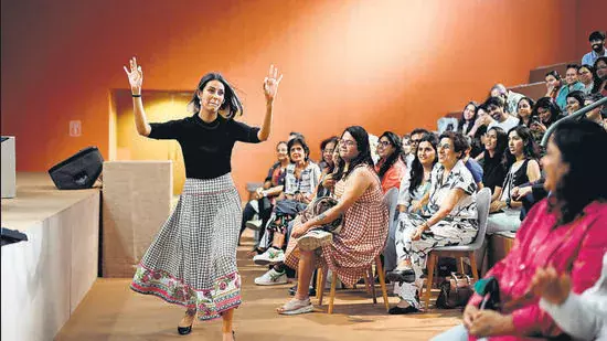 Mumbai , शहरी शोर-शराबे से बचने के लिए संगीत की जगहें तलाशना Mumbai , शहरी शोर-शराबे से बचने के लिए संगीत की जगहें तलाशना