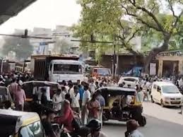 Govandi में डंपर से कुचलकर 59 साल के व्यक्ति की मौत