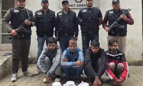 बिश्नोई गैंग के 4 शूटर गिरफ्तार, पिस्तौलें जब्त बिश्नोई गैंग के 4 शूटर गिरफ्तार, पिस्तौलें जब्त