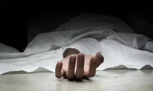 मानसिक तनाव से जूझ रही 12वीं की छात्रा ने की खुदकुशी मानसिक तनाव से जूझ रही 12वीं की छात्रा ने की खुदकुशी