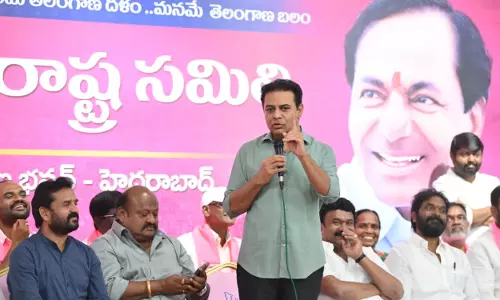 KTR ने यूरिया ऐप ड्रामे को लेकर कांग्रेस पर हमला बोला; इसे किसानों के साथ धोखा बताया