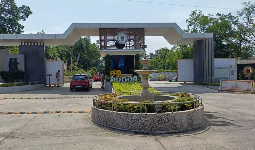 Singareni द्वारा स्थापना दिवस के लिए मामूली रकम देने से गुस्सा भड़का Singareni द्वारा स्थापना दिवस के लिए मामूली रकम देने से गुस्सा भड़का