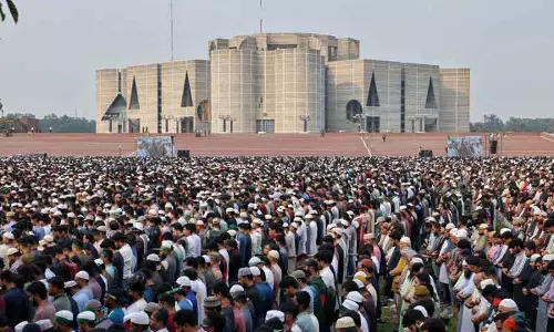 Dhaka में कड़ी सुरक्षा के बीच हादी को दफनाया गया, हजारों लोग शामिल हुए