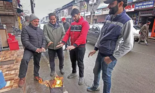 चिल्लई कलां शुरू, Kashmir बर्फबारी और गीले मौसम के लिए तैयार