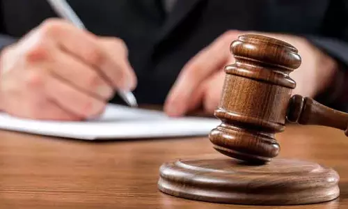 NIA कोर्ट ने हिजबुल प्रमुख के खिलाफ गैर-जमानती वारंट जारी किया। NIA कोर्ट ने हिजबुल प्रमुख के खिलाफ गैर-जमानती वारंट जारी किया।