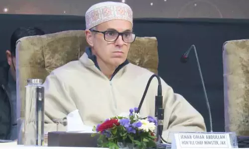 CM Omar: बर्फ Kashmir की हवा साफ करेगी, सर्दियों में पर्यटन बढ़ेगा CM Omar: बर्फ Kashmir की हवा साफ करेगी, सर्दियों में पर्यटन बढ़ेगा