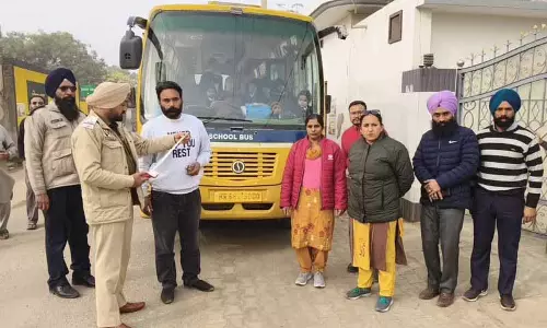 Ludhiana: धुंध वाले दिनों में सेफ वाहन पॉलिसी को लागू करने में ढिलाई बरतने पर स्कूलों को चेतावनी दी
