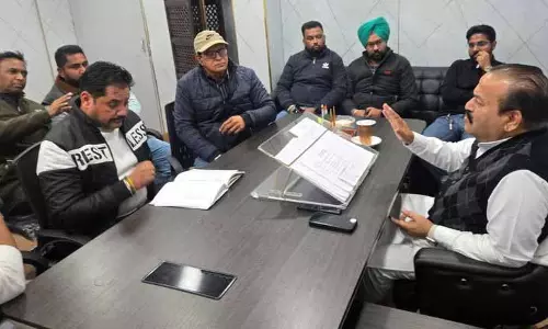 Ludhiana: प्रॉपर्टी टैक्स बकाया की वसूली में तेज़ी लाएं, सीनियर डिप्टी मेयर ने एमसी अधिकारियों से कहा Ludhiana: प्रॉपर्टी टैक्स बकाया की वसूली में तेज़ी लाएं, सीनियर डिप्टी मेयर ने एमसी अधिकारियों से कहा