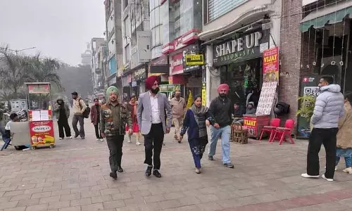 Ludhiana: प्रशासन ने बेघर, बाल भिखारियों को बचाने के लिए जीवन रेखा 2.0 लॉन्च की Ludhiana: प्रशासन ने बेघर, बाल भिखारियों को बचाने के लिए जीवन रेखा 2.0 लॉन्च की