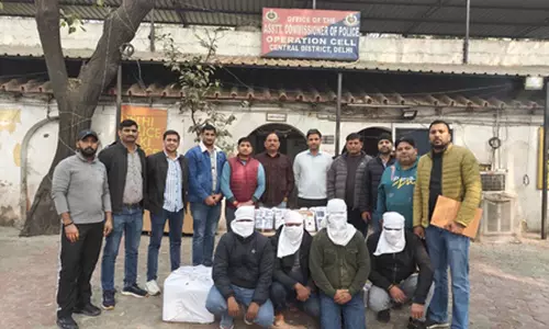 नकली मोबाइल बनाने वाले गैंग का भंडाफोड़, 4 गिरफ्तार नकली मोबाइल बनाने वाले गैंग का भंडाफोड़, 4 गिरफ्तार