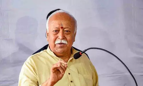RSS को राजनीतिक नज़रिए से देखना बड़ी गलती है: मोहन भागवत