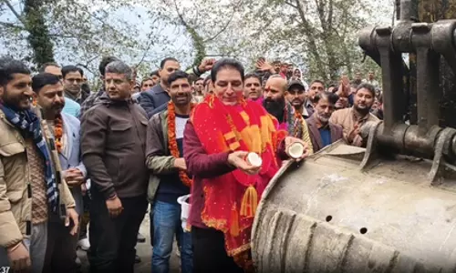 भाजपा विधायक शक्ति राज परिहार ने Doda में नई सड़क का शिलान्यास किया भाजपा विधायक शक्ति राज परिहार ने Doda में नई सड़क का शिलान्यास किया