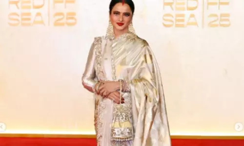 Manish Malhotra: रेखा का स्टाइल शाश्वत और पारंपरिक Manish Malhotra: रेखा का स्टाइल शाश्वत और पारंपरिक