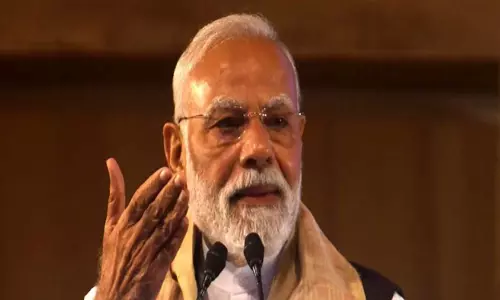 PM Modi ने ब्रह्मपुत्र क्रूज पर असम के छात्रों से बातचीत की