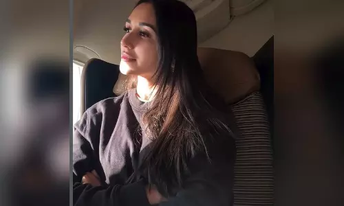Nikita Dutta ने लंदन की अपनी अनप्लान्ड सोलो ट्रिप की एक झलक शेयर की