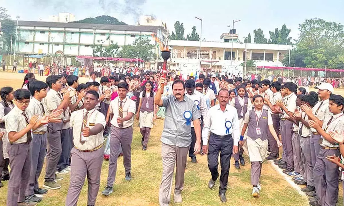 Dr. Kishore के रत्नम स्कूल में स्पोर्ट्स मीट का आयोजन हुआ Dr. Kishore के रत्नम स्कूल में स्पोर्ट्स मीट का आयोजन हुआ