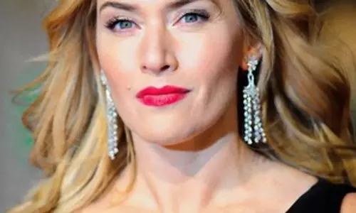 Kate Winslet ने डायरेक्टोरियल डेब्यू में किया खुद को रीकास्ट Kate Winslet ने डायरेक्टोरियल डेब्यू में किया खुद को रीकास्ट