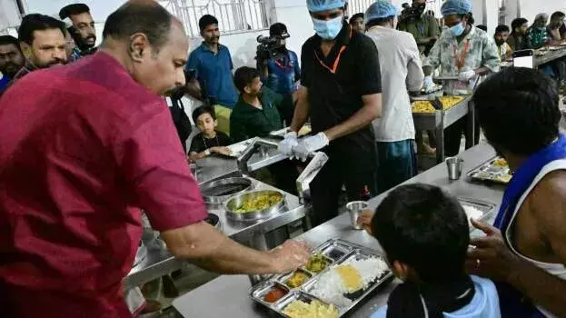 kerala: सबरीमाला मंदिर में तीर्थयात्रियों के लिए आज से शुरू होगा सद्या वितरण