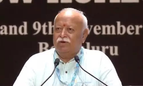 Mohan Bhagwat ने कहा कि RSS को BJP के साथ मिलाना एक गलती है