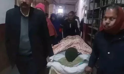 Kanpur में पत्नी ने पति पर गुज़ारा भत्ता से बचने के लिए बीमारी का नाटक करने का आरोप लगाया
