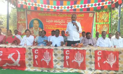 Koonamneni ने रेवंत रेड्डी के नमक नहीं, कम्युनिस्ट आग हैं वाले बयान की निंदा की