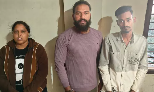 दुर्ग में हत्या कर रायपुर में युवती की लाश को लगाया था ठिकाना, तीन गिरफ्तार दुर्ग में हत्या कर रायपुर में युवती की लाश को लगाया था ठिकाना, तीन गिरफ्तार