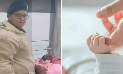 Ratlam में ट्रेन के कोच के अंदर 9 साल की लड़की ने बच्ची को जन्म दिया