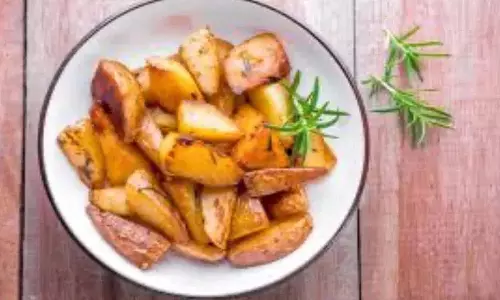 Potatoes इनसे हमें कई स्वास्थ्य लाभ मिल सकते हैं, लेकिन इन्हें कैसे खाएं?