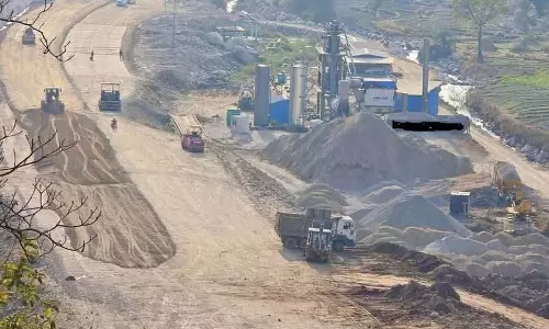Pathankot-Mandi फोर-लेन हाईवे के अधूरे हिस्सों से निवासियों को परेशानी हो रही है