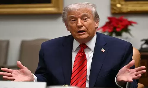 Trump ने डिपोर्टेशन की कोशिशों को बढ़ाया, वर्कप्लेस को बनाया निशाना Trump ने डिपोर्टेशन की कोशिशों को बढ़ाया, वर्कप्लेस को बनाया निशाना