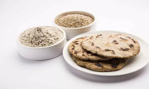 बाजरा थेपला, वजन घटाने और Health के लिए फायदेमंद पारंपरिक व्यंजन बाजरा थेपला, वजन घटाने और Health के लिए फायदेमंद पारंपरिक व्यंजन