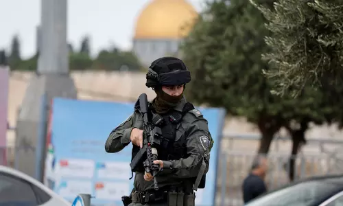East Jerusalem में कार विस्फोट के मामले में इजरायली पुलिस ने संदिग्धों को हिरासत में लिया